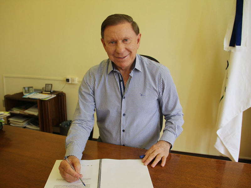 EXECUTIVO MUNICIPAL REALIZA ASSINATURA DE CONVÊNIO COM BRDE